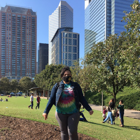 Meet your Posher, Yazmin - Picture 1 of 1